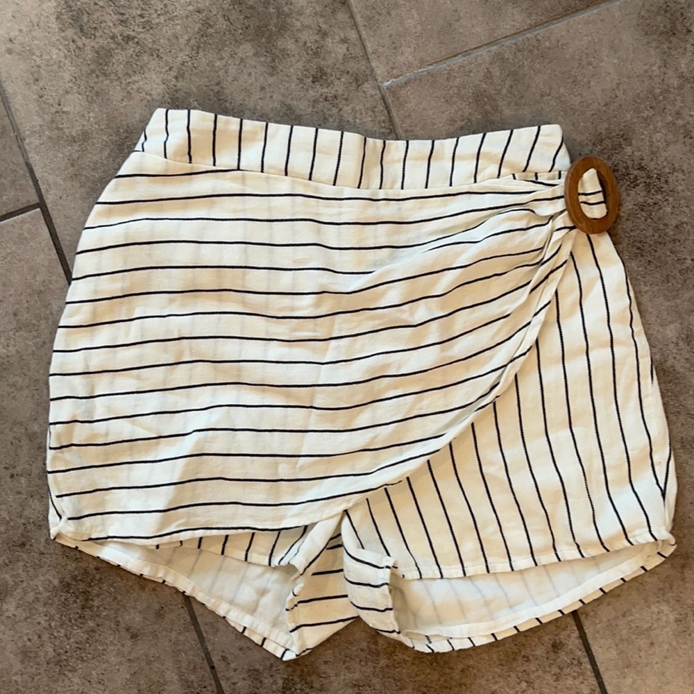 Black/Off-White Striped skorts